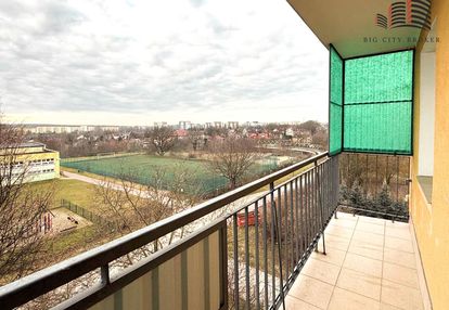 48,90 m2, ul.biedronki, z dużym balkonem i piwnicą