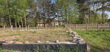 Działka 4657 m²  fundamentami pod budowę
