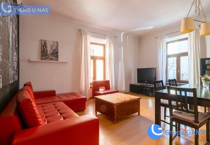 Unique 120sqm, 3 bedrooms+living in the old town!