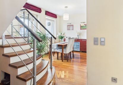 Apartament z kominkiem akwarium duszą i widokiem