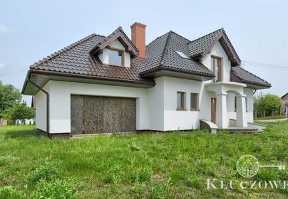 Przestronny dom z dwustanowiskowym garażem