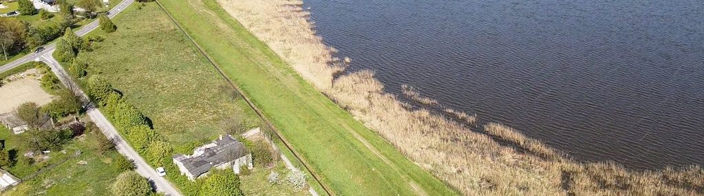 Działka nad zalewem, miedzna murowana
