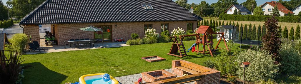 Nowoczesny dom jednorodzinny z terenem rolnym