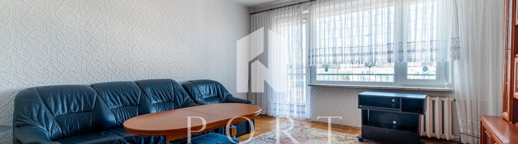 Bardzo słoneczne z widokiem na morze i zieleń.