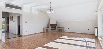 Trzcianka dom wolnostojący blisko stawu rybnego