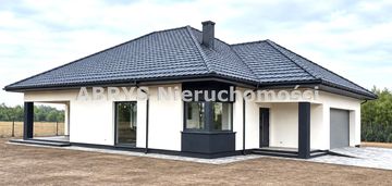 Komfortowy dom parterowy pod nadarzynem