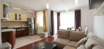 Dwupoziomowe 3-pokojowe mieszkanie z 2 łazienkami