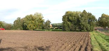 Duża działka w spokojnej okolicy nochowo