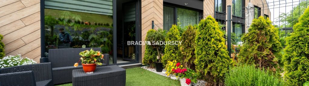 Zielona oaza nowoczesny dom w stylu stodoły