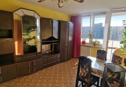 K stacji metra 2 pokoje + kuchnia, balkon ciche