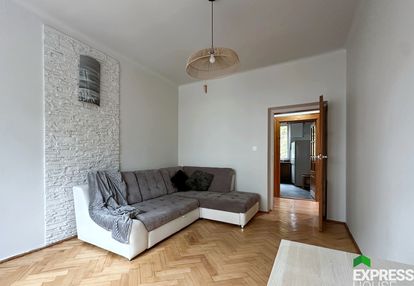 Centrum, dwa oddzielne pokoje, pierwsze piętro