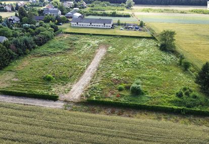 Działki koło- prąd i woda na działce
