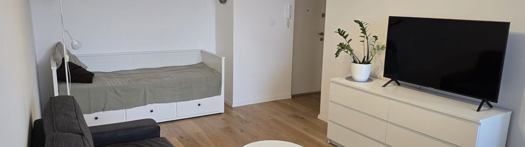 Przestronna kawalerka obok szkoły brytyjskiej