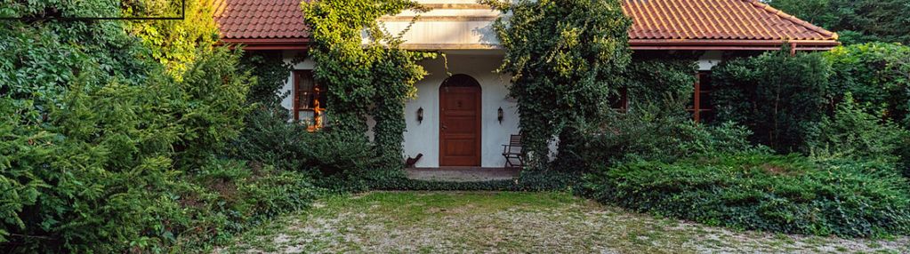 Działka 2100mkw - piękny ogród - dwa wjazdy