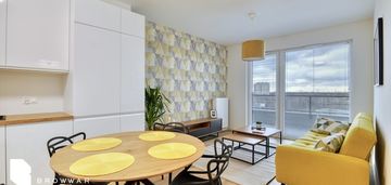 Nowoczesny apartament z balkonem i garażem