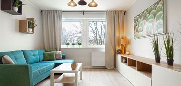 W pełni wyposażone | dodatkowe schowki