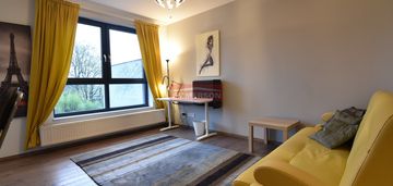 Widokowe studio rezydencja rycerska garaż