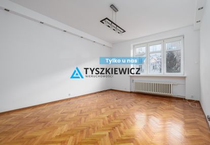 Przestronne mieszkanie w samym centrum miasta.