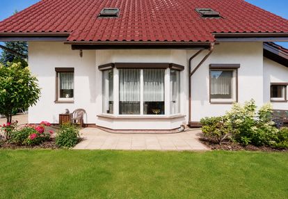 Dom wolnostojący z garażem i drewutnią i rumia