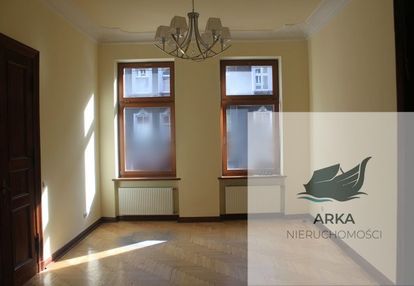 Centrum, super lokalizacja, kamienica po remoncie