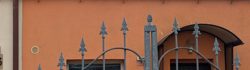 Dom szeregowy na gumieńcach