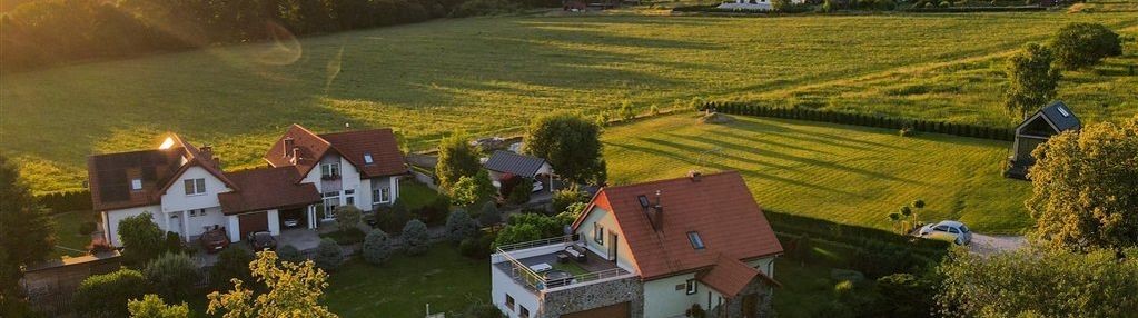 Dom z pięknym ogrodem i widokiem na śnieżke.