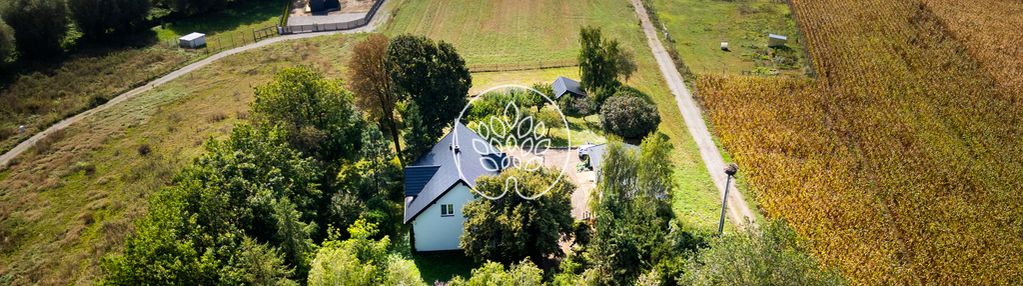 Dom wolnostojący nad jeziorem, prywatna działka