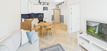 2 pok. z ogródkiem, miejscem w hali, nowe osiedle