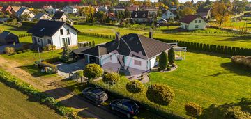 Wygodny dom parterowy gotowy do mieszkania