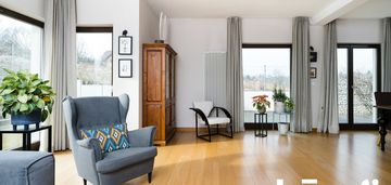 Gotowy do zamieszkania dom garażem- działka 90ar