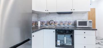 24 m² | jasne | studio | rondo hipokratesa