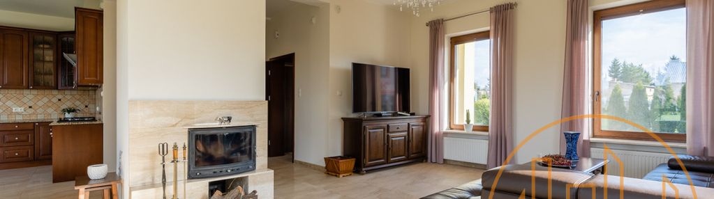 Piękna dwurodzinna willa przy granicy z w-wa