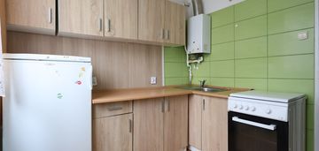 2 pokoje i niski blok i parter