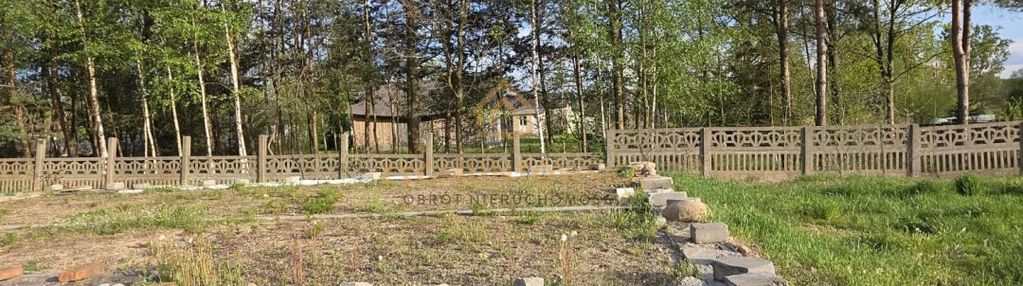 Działka 4657 m²  fundamentami pod budowę