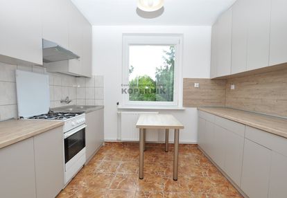 3 oddzielne pokoje,balkon,parking,żeromskiego