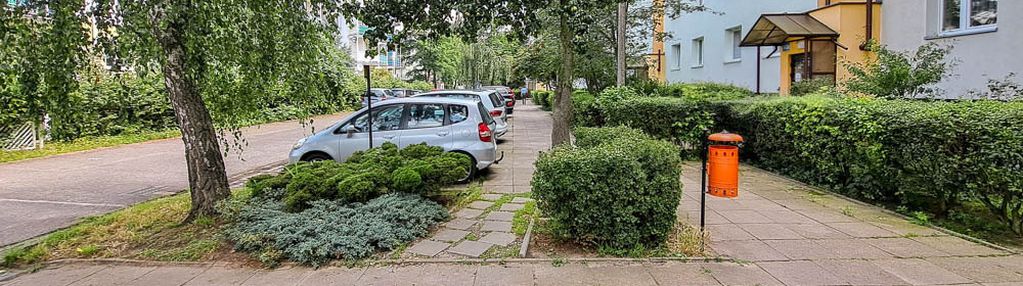 2 pokoje, 1 piętro, oś. zamknięte, parking