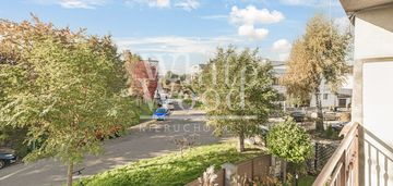 Połowa domu, ogród, świetna lokalizacja redłowo