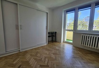 Karolew| i piętro|z balkonem