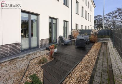 Przestrzenne mieszkanie z garderobą i ogródkiem!