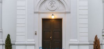 Al. ujazdowskie, zabytkowa kamienica z xix wieku