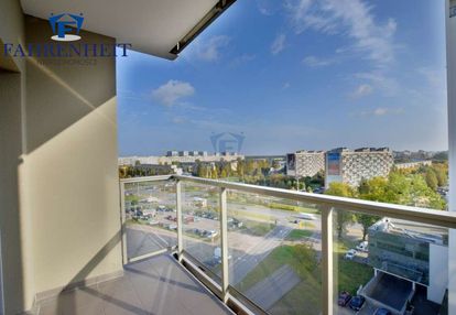 2 niezależne pokoje, od zaraz winda, balkon, hala
