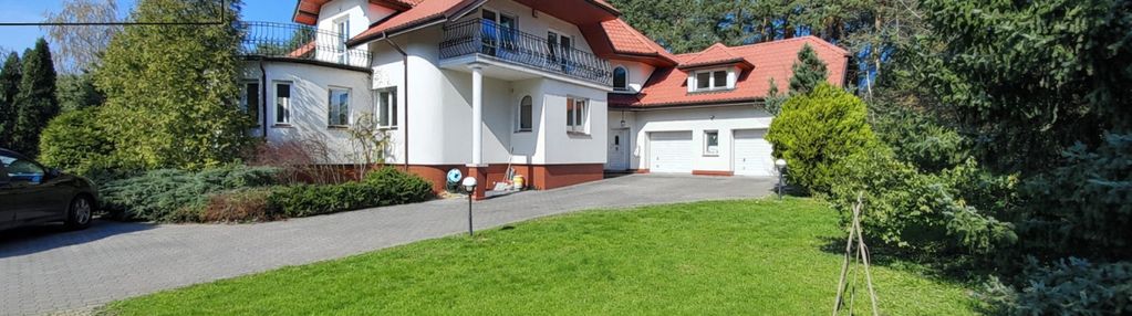 Przestronny dom- super lokalizacja i cena !