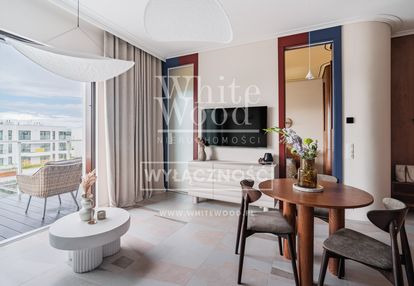 Designerski apartament z widokiem na marinę