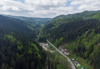 Zabytkowy górski pensjonat przy wodospadzie