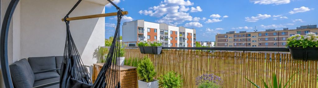 Pełny rozkład, osobna kuchnia, duży balkon,parking