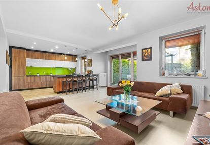 Dom tychy zwierzyniec do wejścia