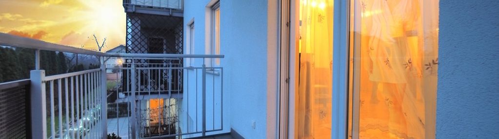 Z garażem przestronne 2 pokojowe, balkon