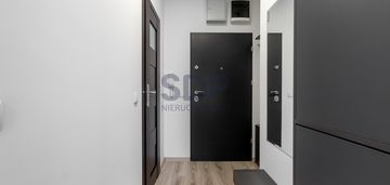 Mieszkanie z wydzieloną kuchnią salonem i sypialnią
