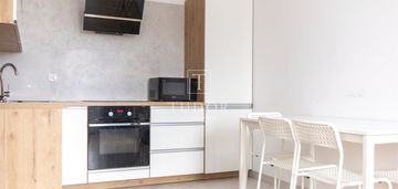 Piękne 3 pokojowe z balkonem, windą i parkingiem