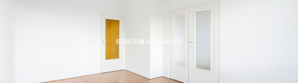 3 pokoje 4 piętro balkon przestronne jasne